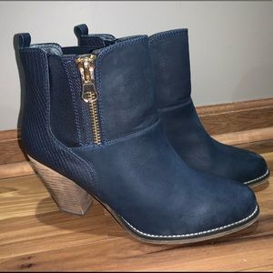 Cute Genuine Leather “ALDO”ankle boot!